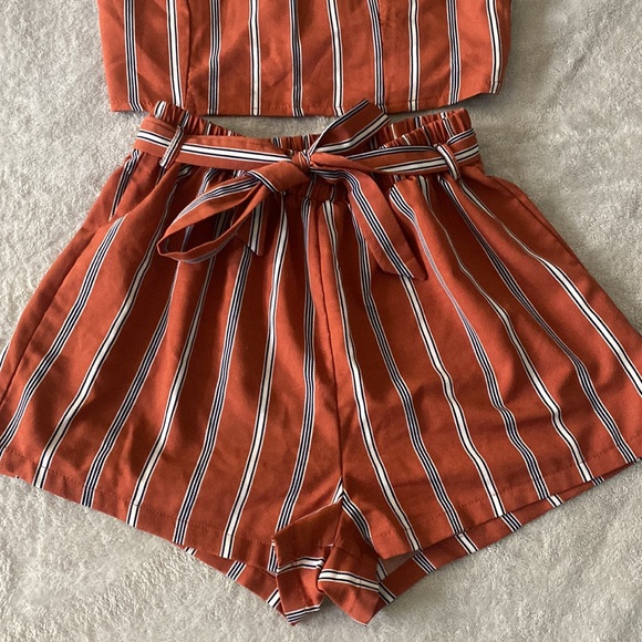 Striped Cami Belted Shorts Two Piece Set in Chestnut Red Size Medium - Picture 4 of 9